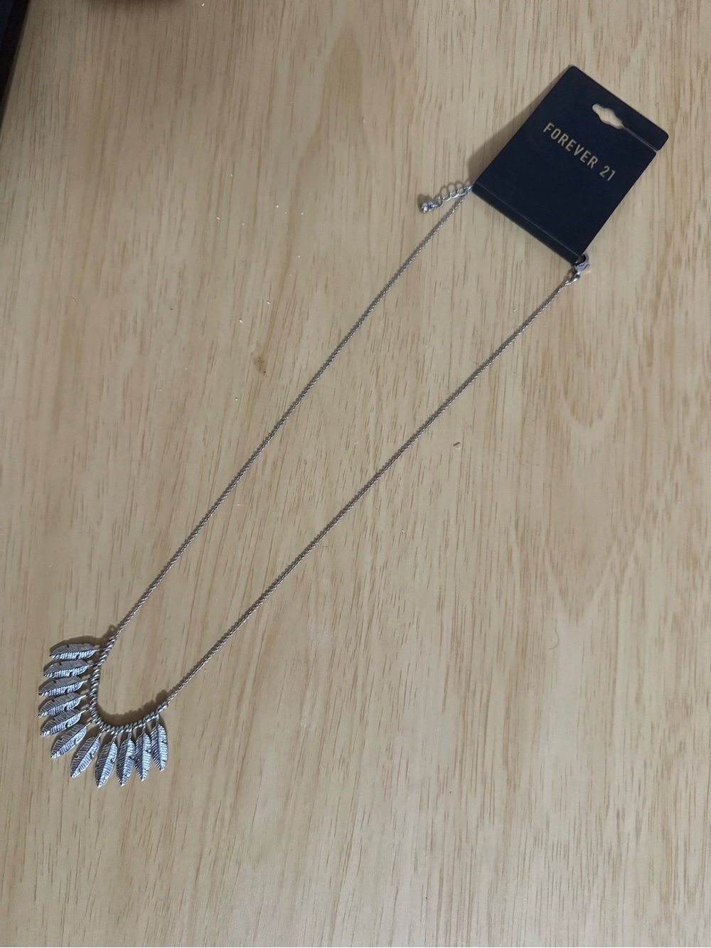 NWT Forever 21 Silver Feather Charm Necklace